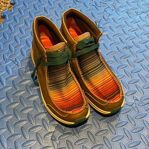 Ariat 8.5 women’s boots/loafers